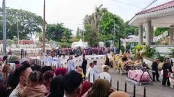 Pernikahan Maulana Akbar Putra Dedi Mulyadi dengan Putri Karlina Digelar Penuh Kehangatan di Pendopo