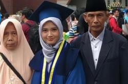 Kisah Inspiratif Hera Putri, Anak Tukang Becak jadi Dosen di Usia 22 Lulus S2 ITB Hanya 10 Bulan
