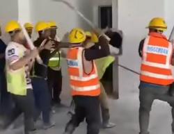 Viral! Pekerja Indonesia vs Bangladesh di Malaysia Ricuh Massal, Satu WNI Pingsan
