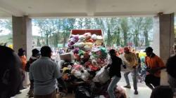 Kantor Wali Kota Sorong Diserbu! Petugas Kebersihan Tumpahkan Sampah, Bongkar Dugaan KKN