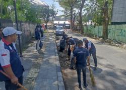 Dukung Semarang Bersih, ADO Gelar Resik-resik di Kusumawardani