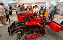 Bertani Kini Keren: Anak Muda Tampil Gaya, Didukung Inovasi dan Drone Pupuk