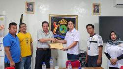 Warga Labuan Bajo Tanda Tangani Petisi Larangan Parkir: “Kami Tidak Ingin Kehilangan Pekerjaan
