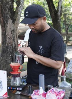Dari Gerobak ke Gerakan, Doni dan Perjuangan Kopi Jalanan Tangerang