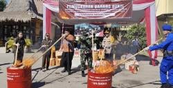 Kejari Sikka Bakar Barang Bukti 63 Kasus: Dominasi Kasus Anak dan Narkoba, Ini Kata Kajari