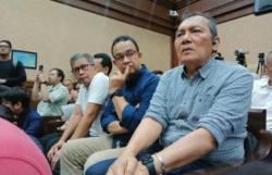 Duduk Berdampingan, Anies dan Rocky Saksikan Vonis Eks Mendag Tom Lembong