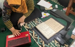 Dari Kertas Rapuh ke Warisan Abadi: Misi Penyelamatan 23 Naskah Kuno Islam di Pemalang