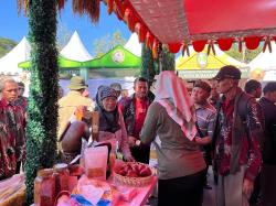 Ada Sayuran Dan Traktor Jerami, Stan Dispertan Grobogan di PADI Jateng 2025 Diserbu Pengunjung