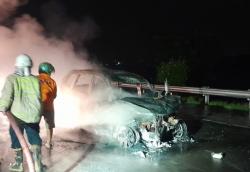 Kronologi Avanza Terbakar Usai Terseret Truk di Tol Mojokerto, 1 Keluarga Jadi Korban