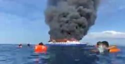 Breaking News: KM Barcelona 5 Terbakar di Laut Sulut, Penumpang Lompat ke Laut Selamatkan Diri