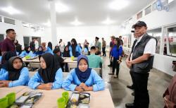Pastikan Anak Miskin Tetap Sekolah, Wamensos Kunjungi SRMA 15 Magelang