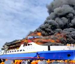 Detik-detik Mencekam KM Barcelona 5 Terbakar di Laut Sulawesi