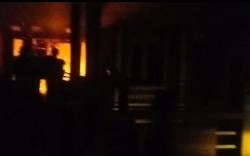 Korsleting Lampu Gantung Picu Kebakaran Rumah Warga di Kuningan
