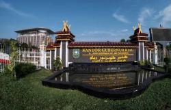 BREAKING NEWS: Ribuan Warga Geruduk Kantor Gubernur Riau, Tolak Relokasi dari TNTN