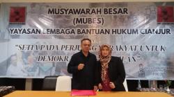 Bunda Dini Pimpin LBH Cianjur, Perempuan Pertama Nahkodai Lembaga Advokasi Rakyat