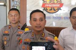 BREAKING NEWS: Anggota DPRD Kudus Diciduk Polisi saat Asyik Main Judi di Warung Kopi