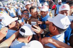 Senyum Semringah Ribuan Kades dan Lurah di Jateng Sambut Antusias Peluncuran Koperasi Merah Putih