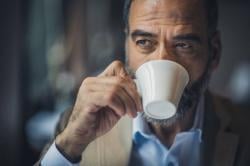 Secangkir Kopi Pahit dan Kepribadian Anda: Benarkah Selera Mencerminkan Sisi 'Gelap' Seseorang?
