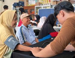 Lonjakan Hipertensi Picu Risiko Stroke, UM Surabaya Luncurkan Program Pendampingan Psikososial