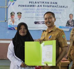 57 Pejabat Fungsional Disdikpora Karawang Dilantik, Dorong Profesionalisme Guru dan Penilik