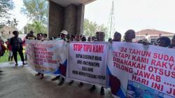 Demo Pedagang Mama OAP di Sorong : Stop Tipu Kami, Gubernur Mana Janji Manismu