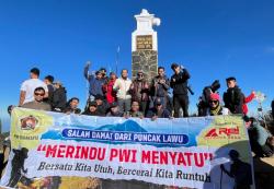 Seruan dari Puncak Gunung Lawu : PWI Bersatu dan Akhiri Seteru