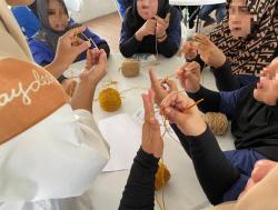 Lapas Indramayu Latih Warga Binaan Perempuan Buat Tas Rajut