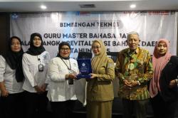 72 Guru Ikuti Bimtek Revitalisasi Bahasa Jawa di Surabaya, Fokus Pelestarian Bahasa Daerah