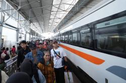 3 KA Lokal Buka Akses Ekonomi Jateng, Tiket Murah Favorit Pelajar hingga Buruh Harian