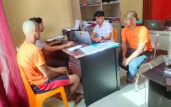 Kecanduan Slot Berujung Borgol: Dua Pemuda Diciduk Polisi di Warkop Pidie Jaya Aceh