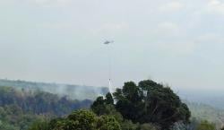 Heli Water Bombing Dikerahkan  Padamkan Karhutla di Rokan Hulu