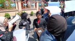 Aksi Mahasiswa UPM di Probolinggo Tuntut Transparansi, Kampus Tegaskan Tak Ada Penahanan Ijazah