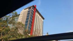 BREAKING NEWS Tamu Hotel The Premiere Pekanbaru Jatuh dari Lantai 6