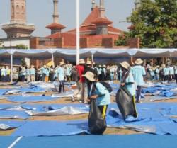 Tanamkan Nilai Pancasila, BPIP Ajak Pelajar Cirebon Pungut Sampah hingga Main Congklak