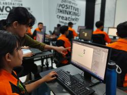 Siswa Sekolah di Jatim Siap Kerja di Industri dan Ahli Mainkan Digital, Ini yang Dilakukan Dindik