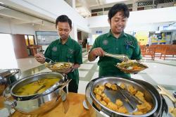 UMY Luncurkan Program Makan Siang Berkah, Tingkatkan Kesehatan Pegawai  