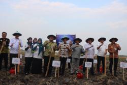 Tingkatkan Produksi Pangan di Blora, Mendes PDT Luncurkan Program GEMAR