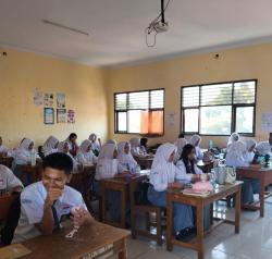 Panas dan Sumpek, Siswa SMAN 5 Karawang Kritik Kebijakan AC Berbasis Jumlah Siswa