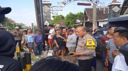 Tragis! Sopir Dump Truk Tewas Tertemper Kereta Api Argo Wilis di Pintu Perlintasan Gondang Sragen