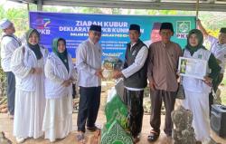 Ziarah ke Makam Deklarator Partai Warnai Harlah ke-27 PKB di Kuningan
