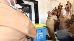 Staf Dinas PUPR Papua Barat Daya Palang Kantor, Gubernur Elisa Turun Tangan