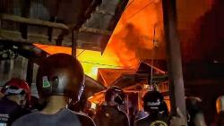 Belasan Rumah dan Barak di Permukiman Padat di Palangka Raya Terbakar, Kerugian Ratusan Juta