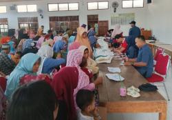 Beras 6.890 Kilogram Bantuan Pemerintah Disalurkan Untuk 349 Penerima Manfaat di Desa Ngroto, Gubug