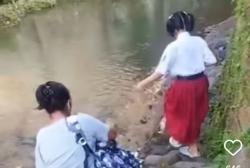Viral, Siswi SD ke Sekolah Terpaksa Lewat Sungai Berbahaya karena Jalan Ditutup Sengketa Lahan