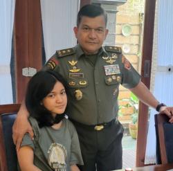 Peluru Diganti Empati, Seragam Diganti Jas Putih: Perjalanan Seorang Anak Jenderal