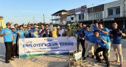 Peduli Lingkungan, DLH dan Karyawan BPJS Ketenagakerjaan P Bun Tanam Pohon di Ruang Terbuka Hijau
