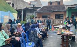 Inovatif, Mahasiswa KKN Undip Edukasi Warga dengan iHealth untuk Cegah Hipertensi dan Diabetes