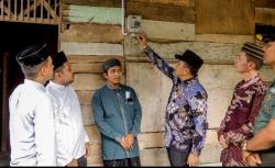 Listrik Gratis, Senyum Tulus: Cahaya Kebaikan Menyala di Trienggadeng