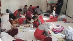 Potret Pilu Pendidikan Cianjur: SDN Karyajaya, 261 Siswa Belajar 3 Tahun di Mushola Darurat