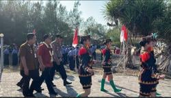 Lautan Merah Putih! 2.025 Bendera Dikibarkan di Pantai Roro Inten Sambut HUT ke-80 RI